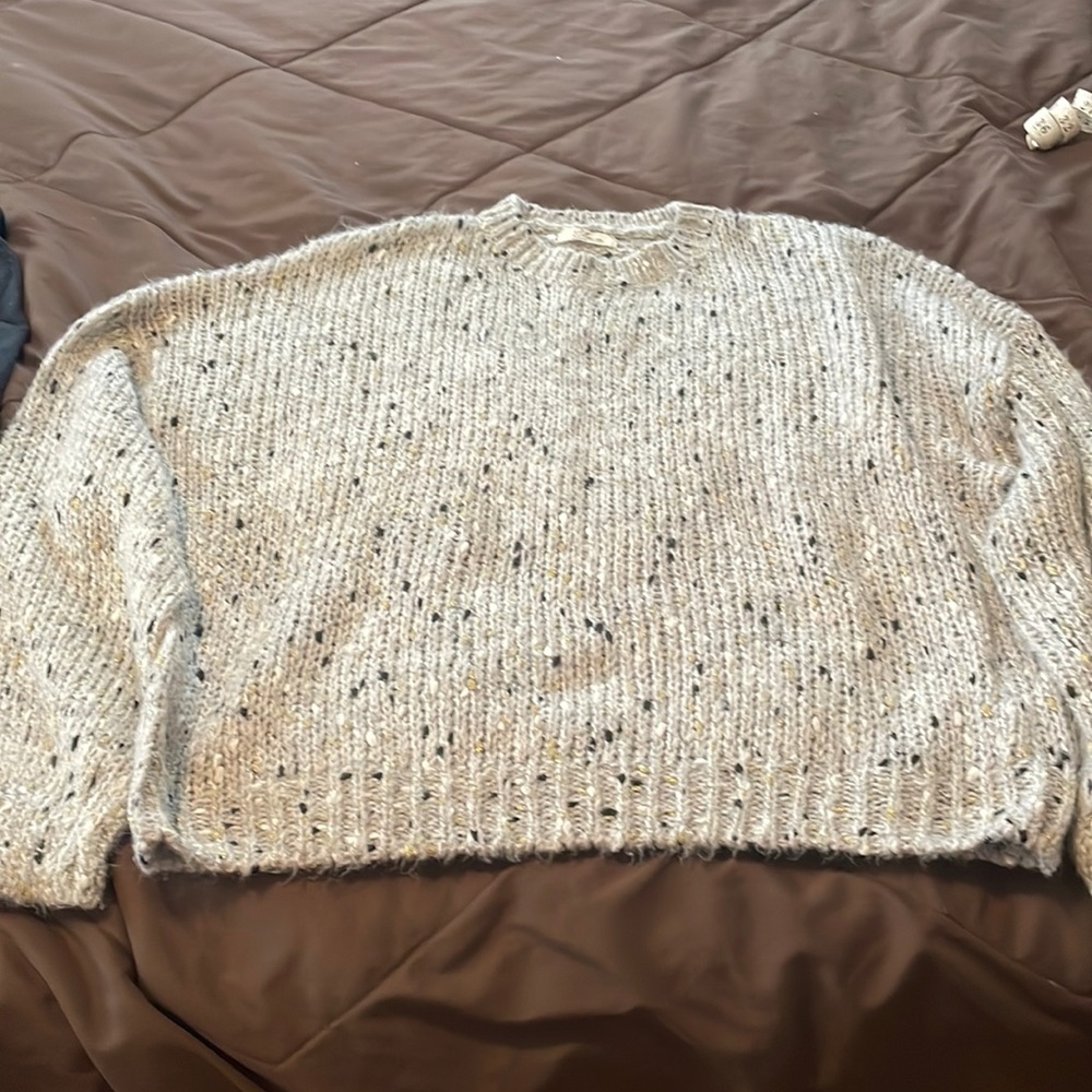 Ladies grey knit sweater. XL